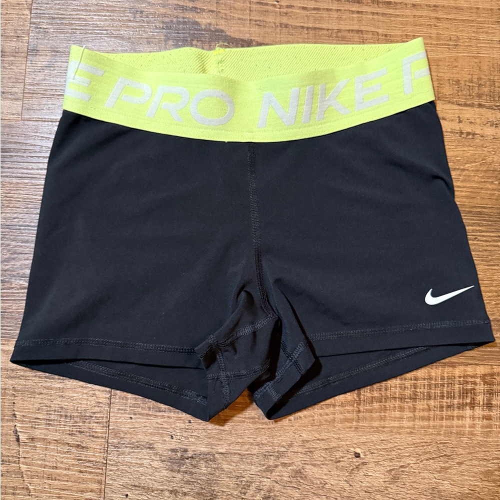 Nike Pro Women's Black Shorts